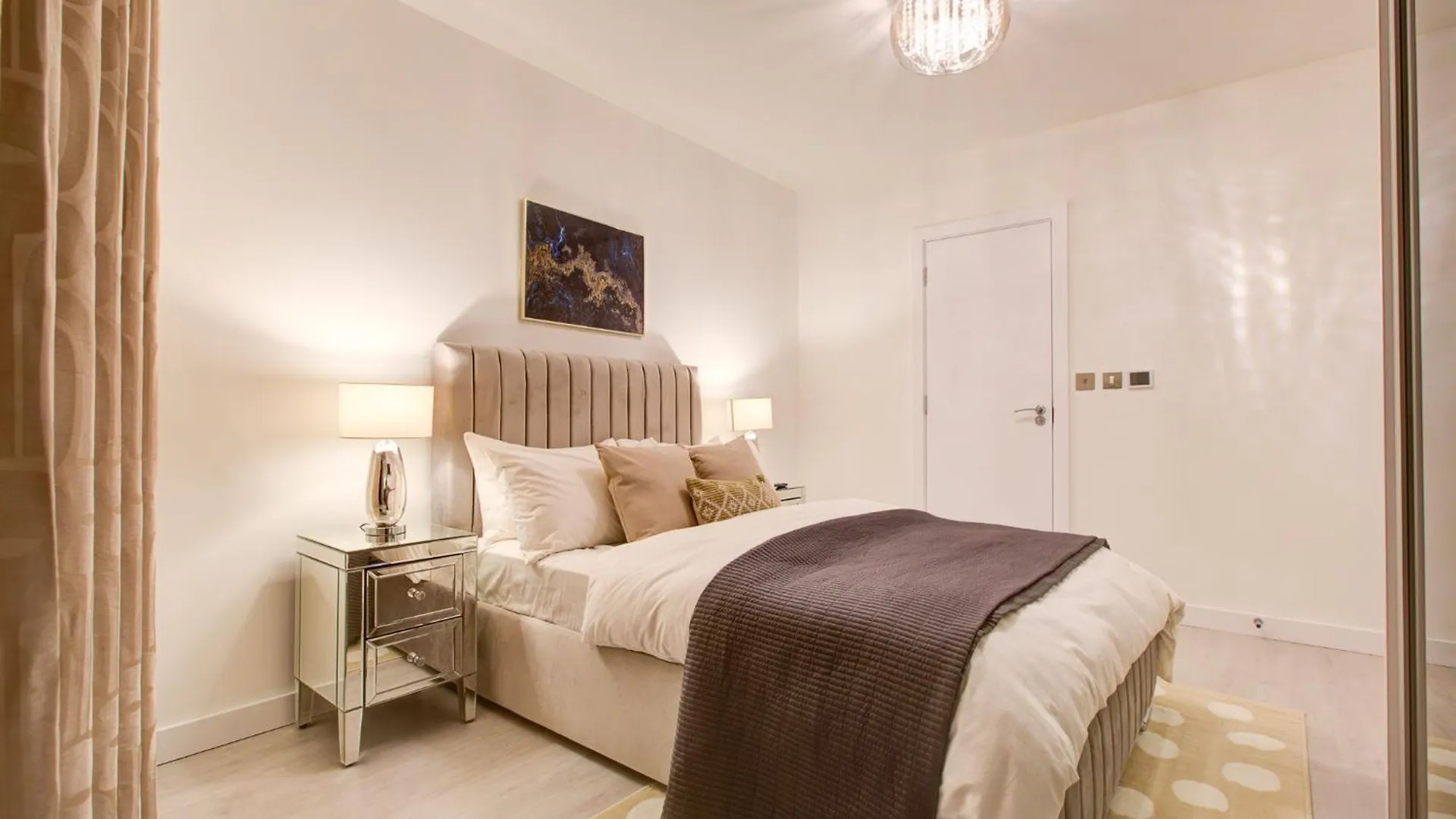 Canary Wharf 2 Bedroom Luxury Apartment London 0*,