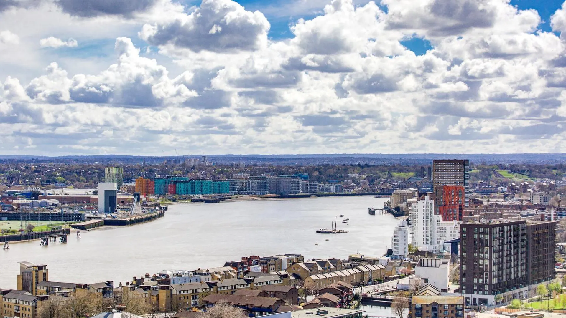 Canary Wharf 2 Bedroom Luxury Apartment London