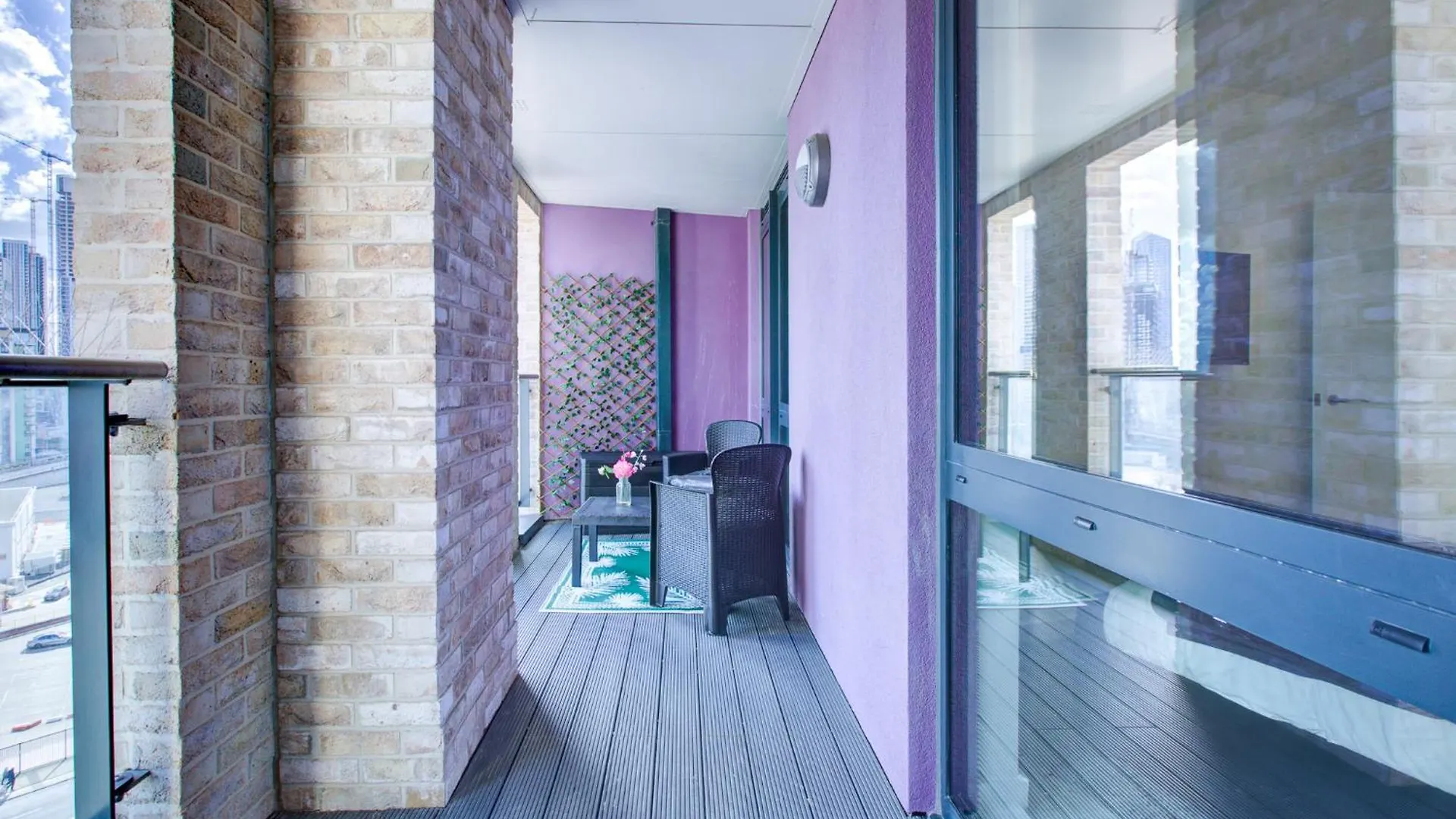 Canary Wharf 2 Bedroom Luxury Apartment London United Kingdom