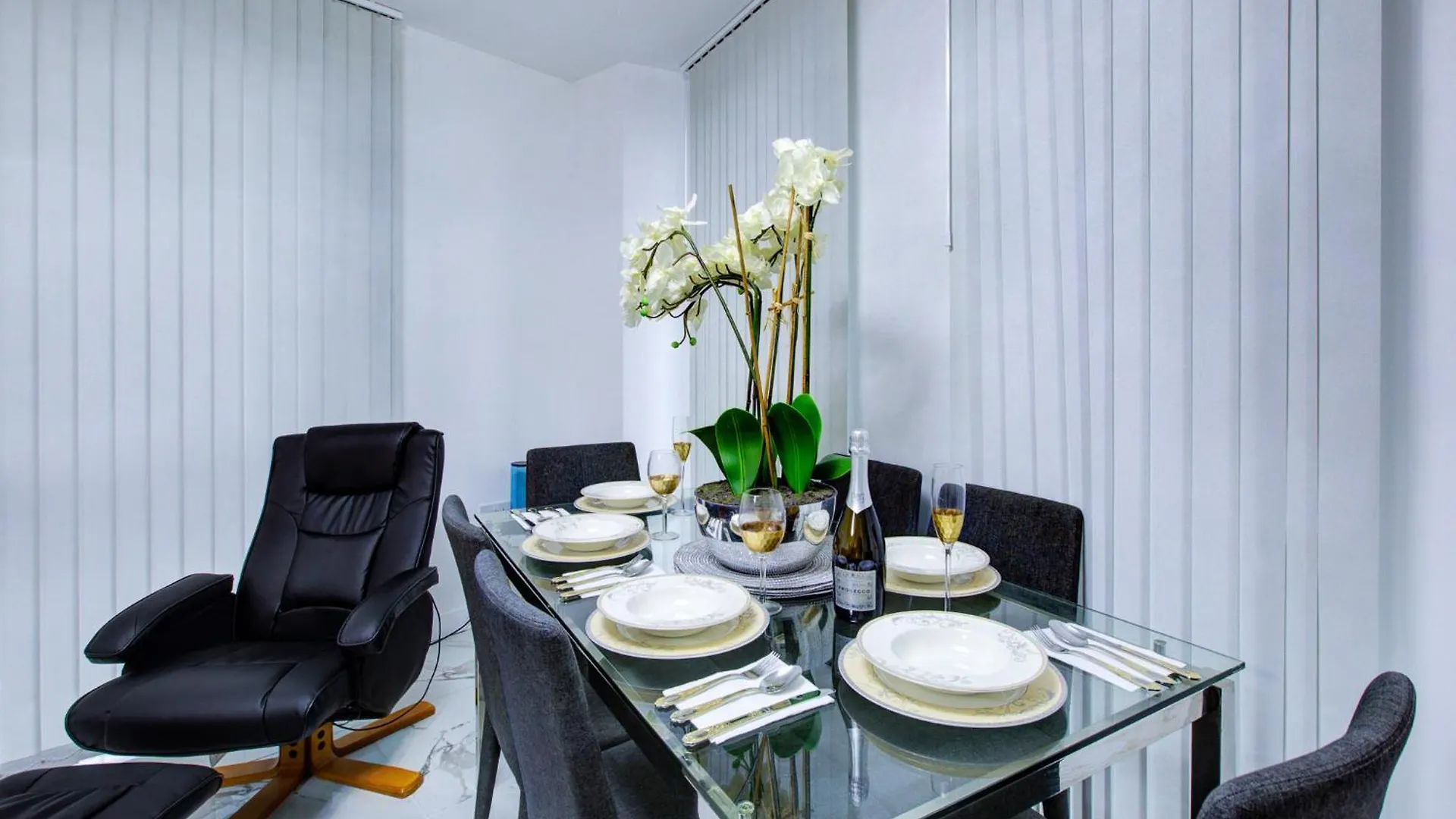 Canary Wharf 2 Bedroom Luxury Apartment London