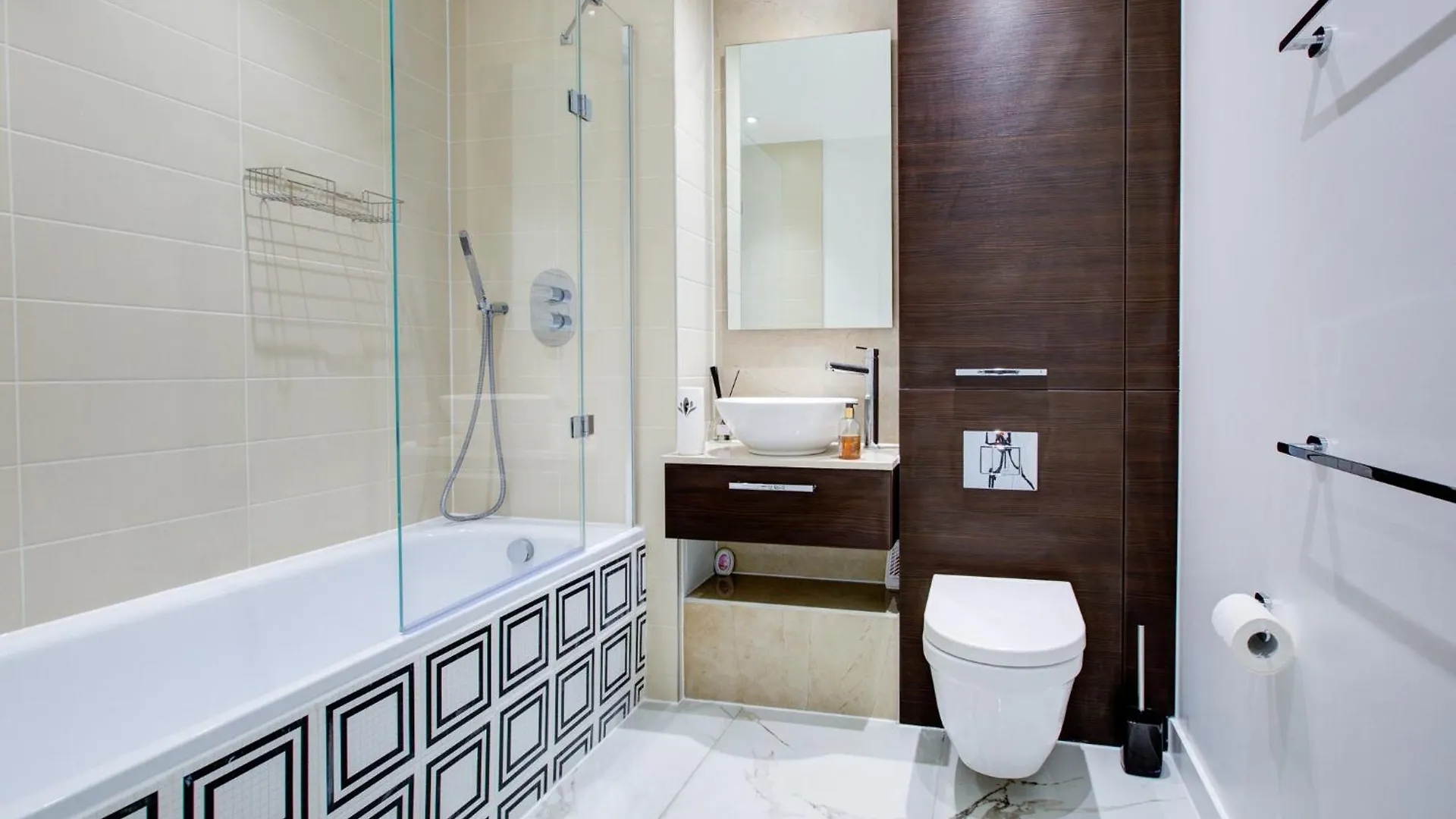 Canary Wharf 2 Bedroom Luxury Apartment Londra